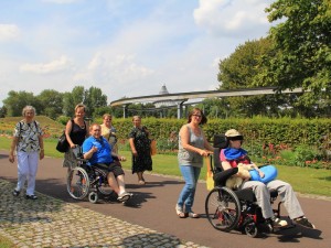 Rollstühle gewährleisten die Teilhabe am gemeinschaftlichen Leben